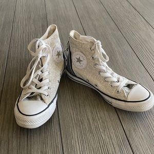 Converse high tops woman’s size 7 w zipper design